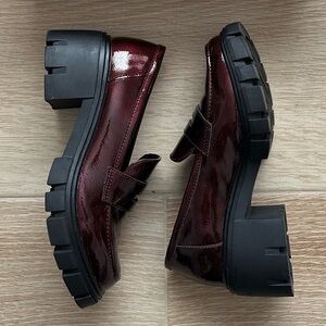 Crown Vintage Women's Burgundy Loafers